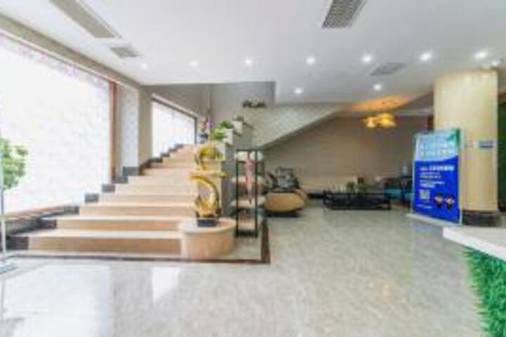 TOWO Premium Hotel (Anji Center Jiuzhou Shopping Plaza Branch)