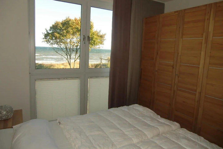 Room 5 of 18