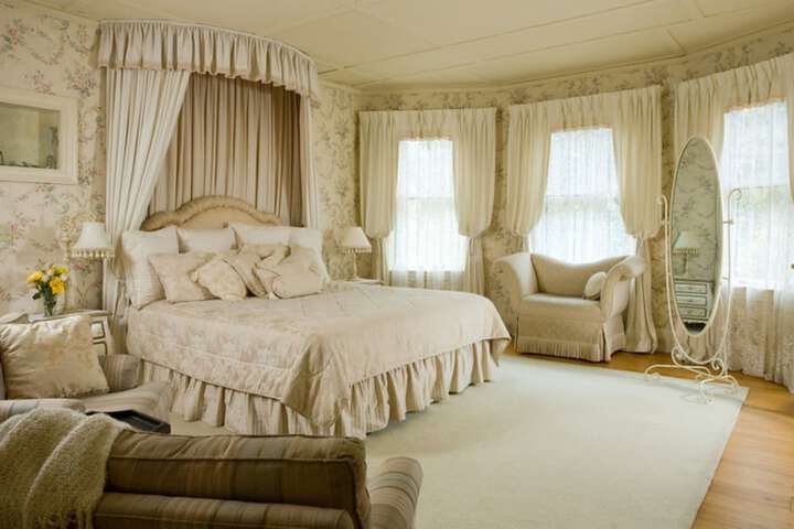Room 6 of 82