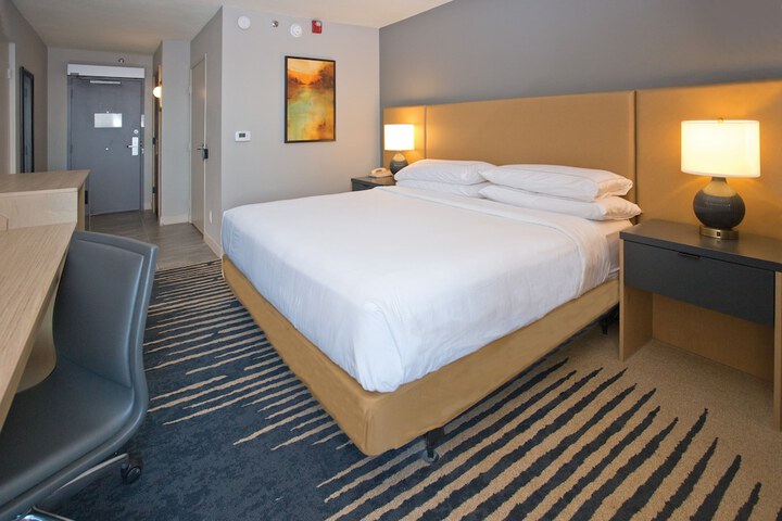 1 King Bed (7 of 22)