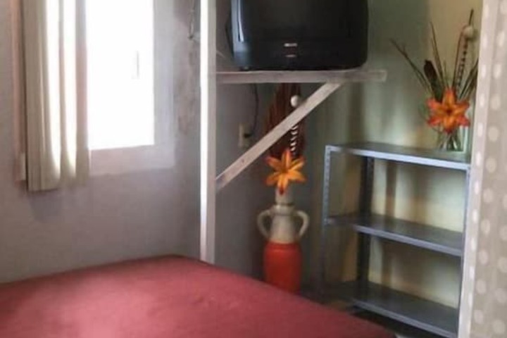Room 6 of 17