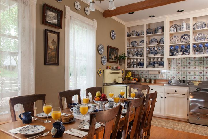 Breakfast/Coffee Service 80 of 89