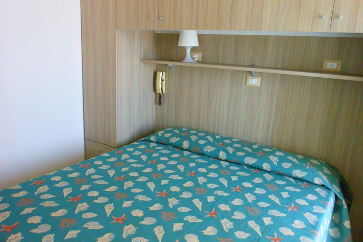 Room 18 of 64