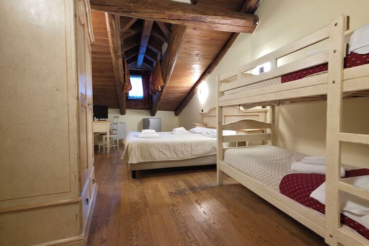 Room 22 of 52