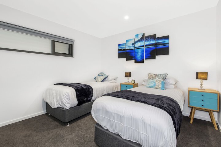 Room 5 of 27