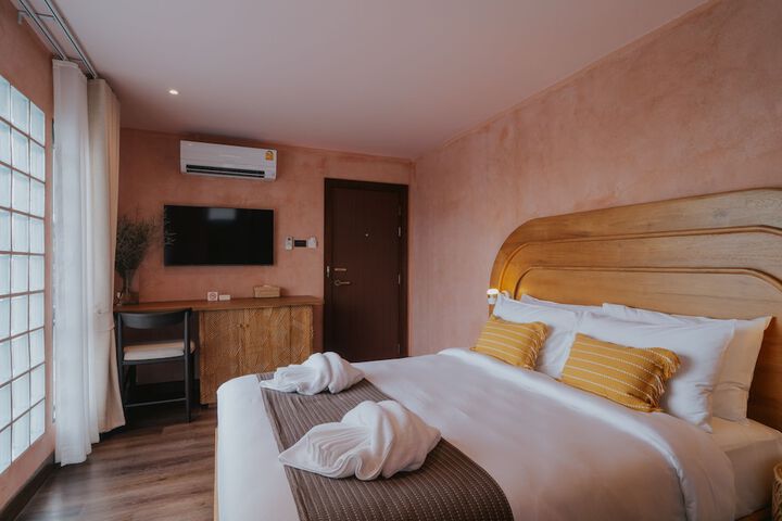 Room 33 of 68