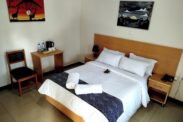 Room 6 of 25