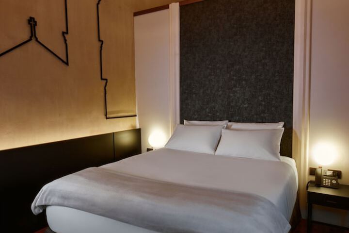 Room 2 of 47