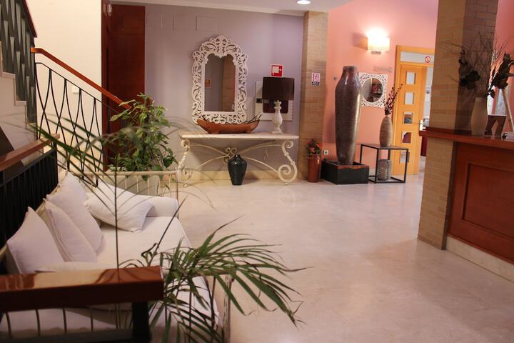 Entrance & Lobby