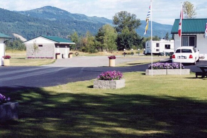 Property Grounds 42 of 56