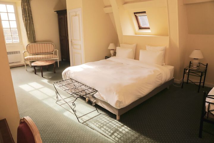 Room 45 of 224
