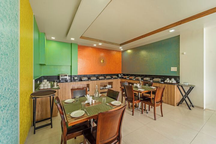 Dining 38 of 63