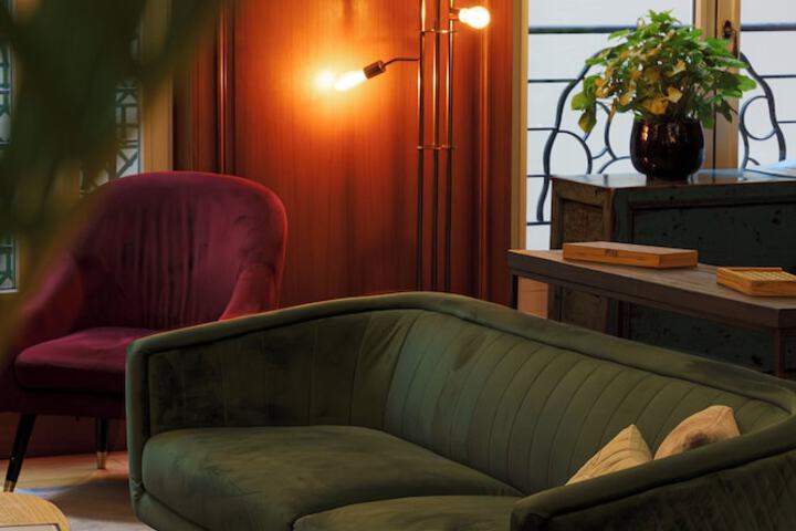 Lounge 147 of 200