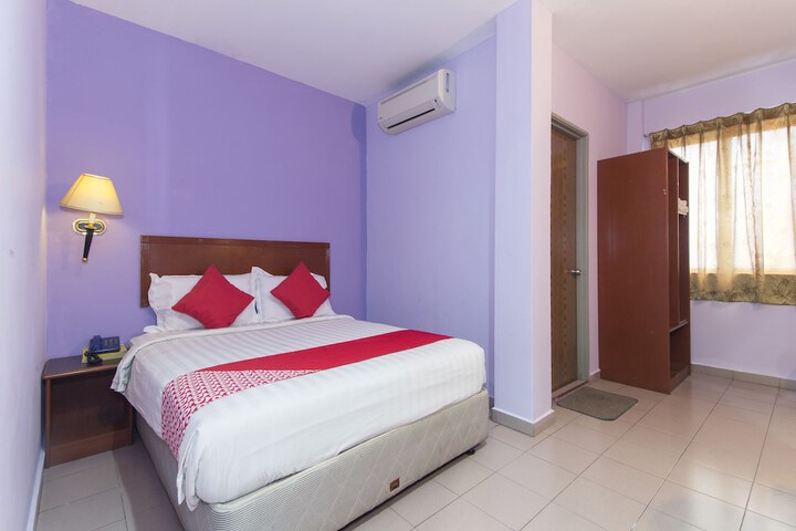 Room 8 of 19