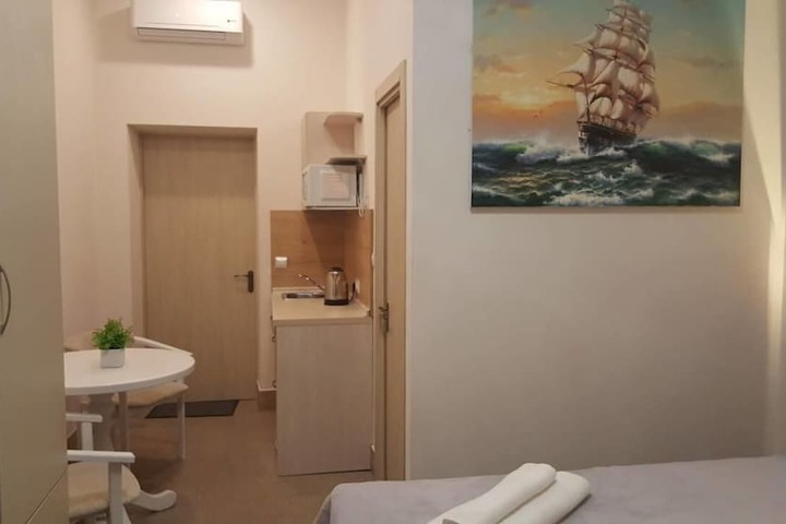 Room 3 of 42