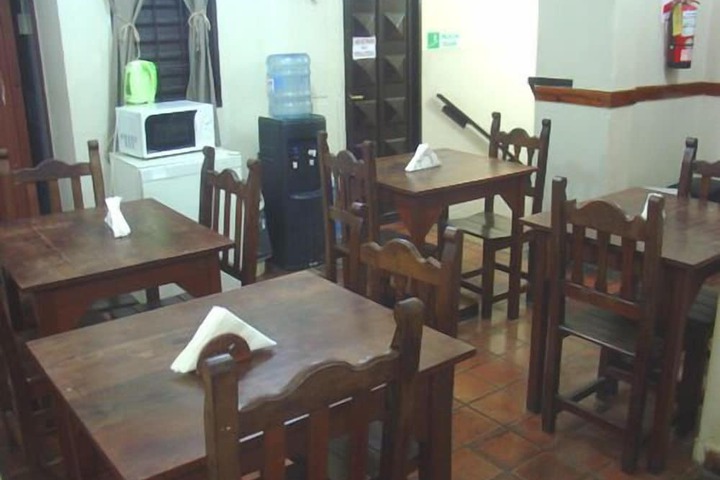 Dining 6 of 7