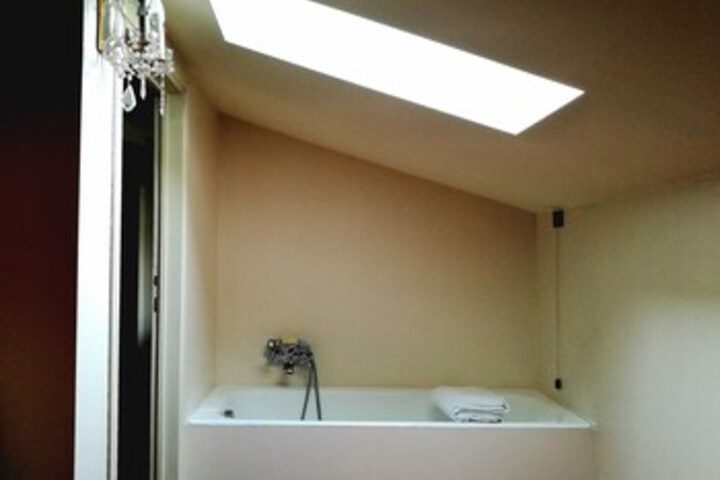 Room 4 of 21