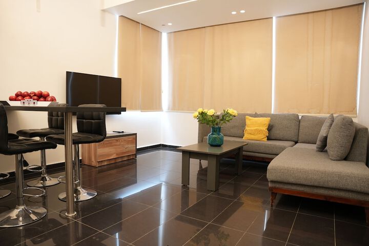 Room 13 of 25