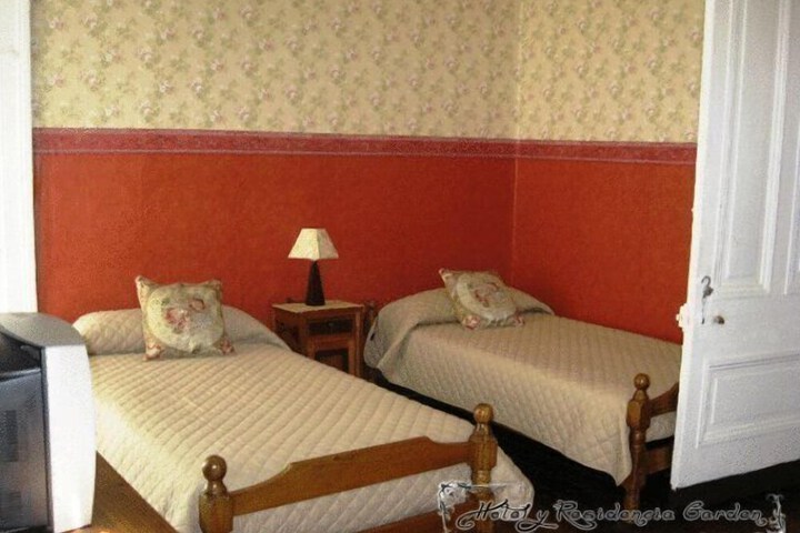 Room 17 of 40