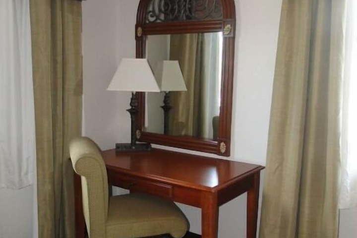 Room 6 of 38