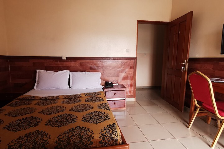 Room 34 of 37