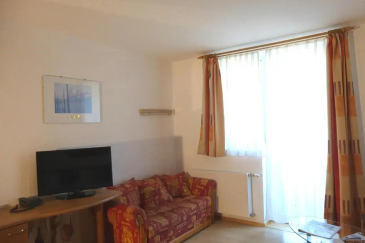 Room 5 of 19