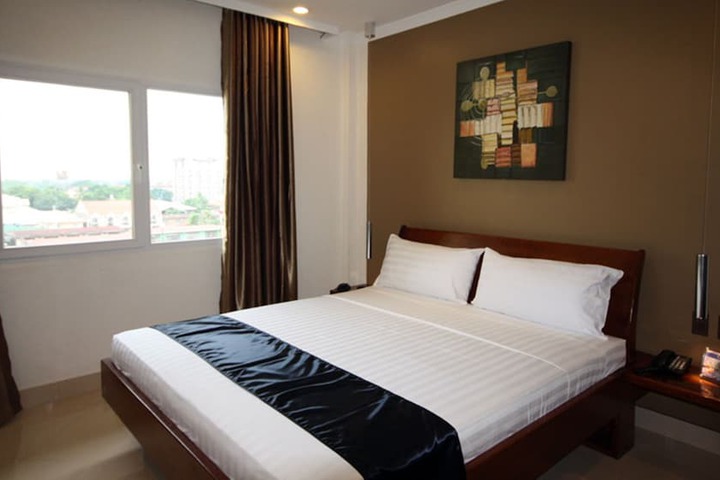 Room 17 of 40