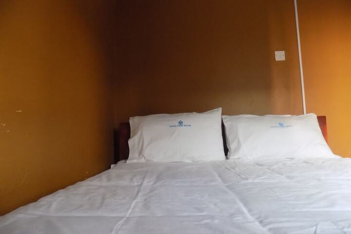 Room 6 of 23