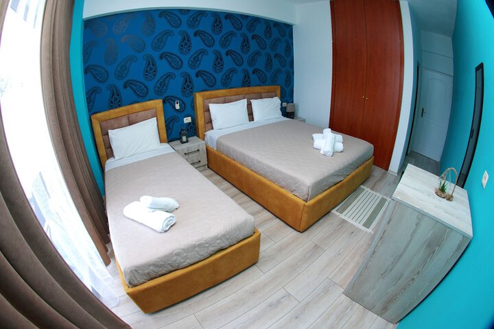 Room 10 of 86