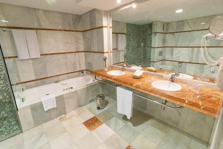 Clean Restrooms