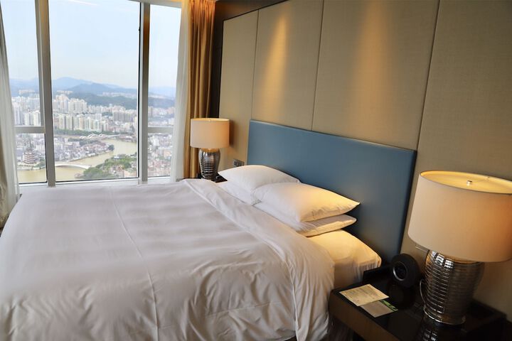 Room 13 of 109