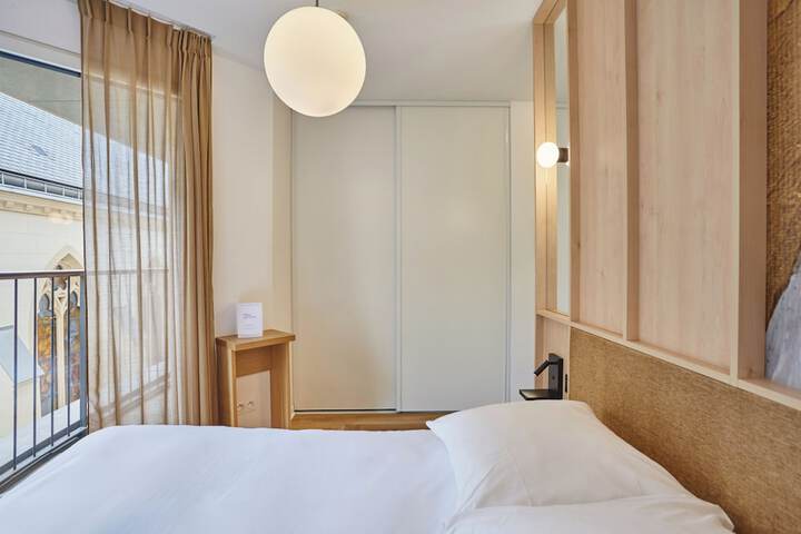 Room 21 of 48