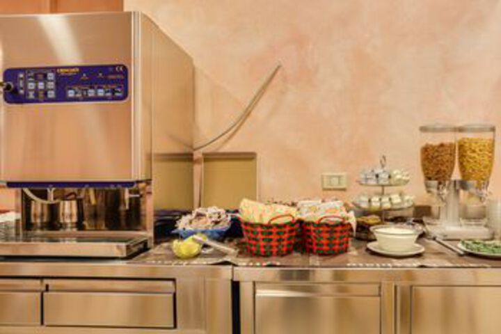 Dining 17 of 50