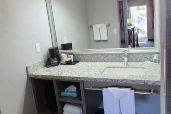 Room 15 of 27