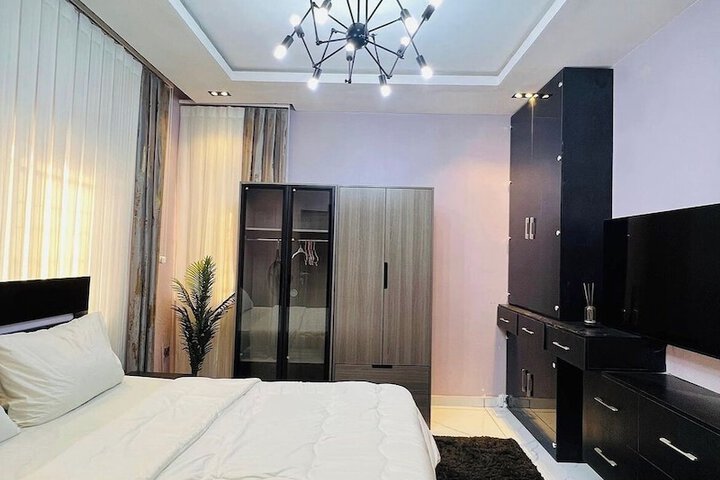 Pine Crest Hotel and Suites