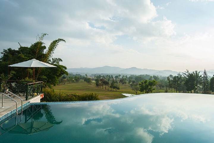 Pools & Facilities