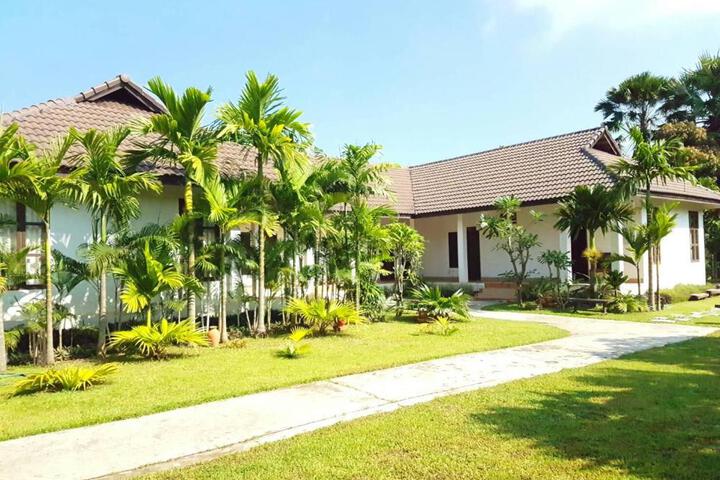 Villa Thakhek