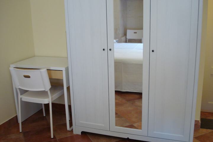 Room 4 of 66