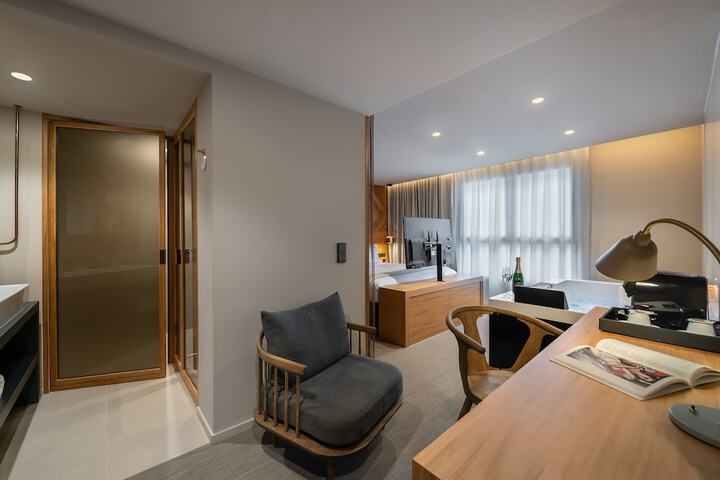 Room 51 of 104
