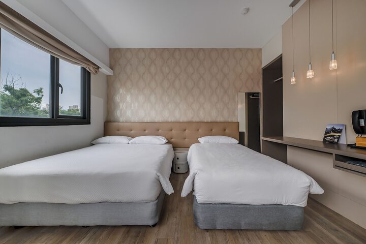 Room 47 of 93