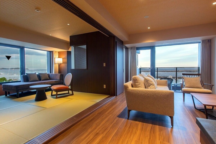 Room 7 of 74