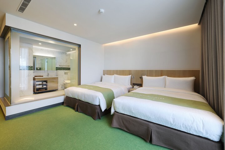 Room 14 of 60