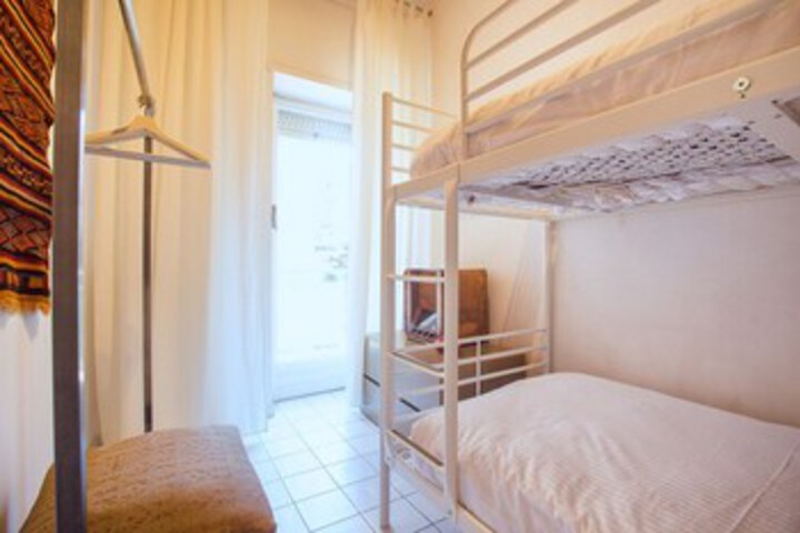 Room 11 of 31