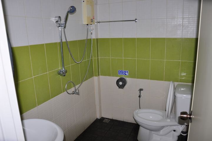 Room 18 of 40