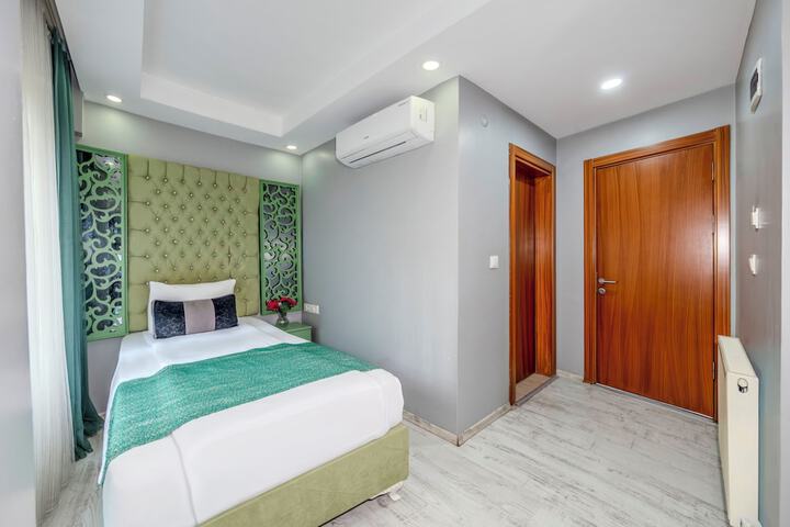 Room 11 of 42