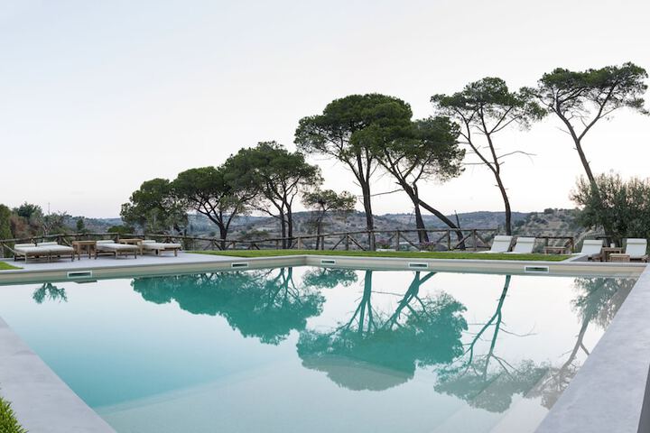Pool Hotel