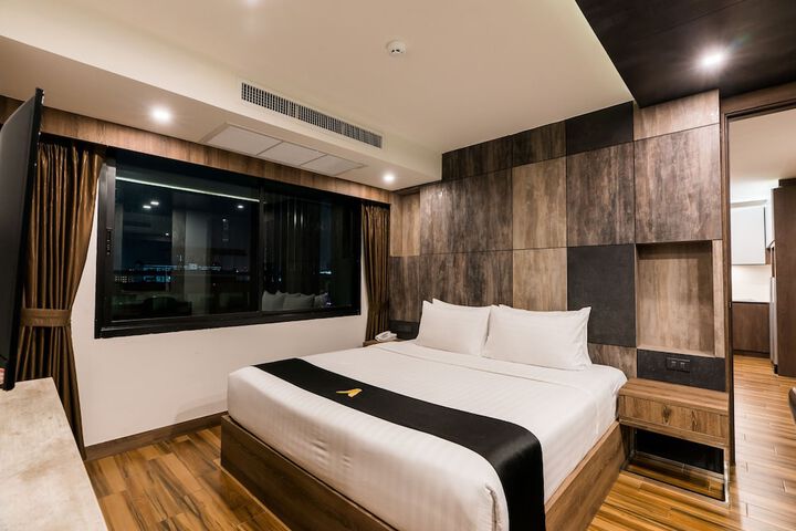 Room 15 of 116