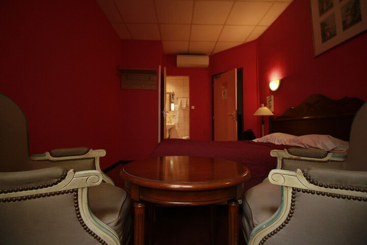 Room 24 of 40