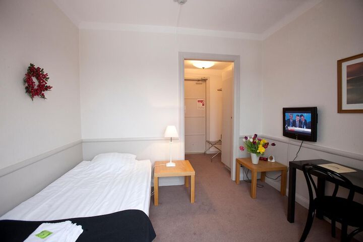Room 7 of 50