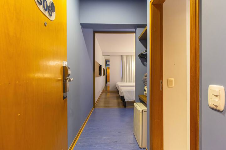 Room 13 of 41